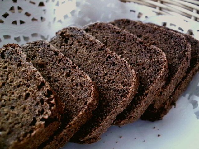 Schwarzbrot ist eine Quelle für Vitamin B, das zur Verbesserung der Potenz notwendig ist.